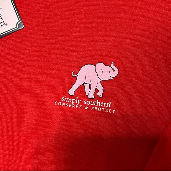 SIMPLY SOUTHERN Conserve & Protect Elephant Christmas Long Sleeve Red Tshirt Med - Picture 3 of 10